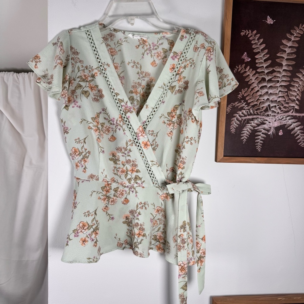Floral Wrap Top in Mint Green(S)